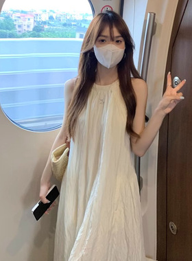 2026夏新款度假风挂脖连衣裙女宽松垂感仙女裙显瘦小心机露肩长裙