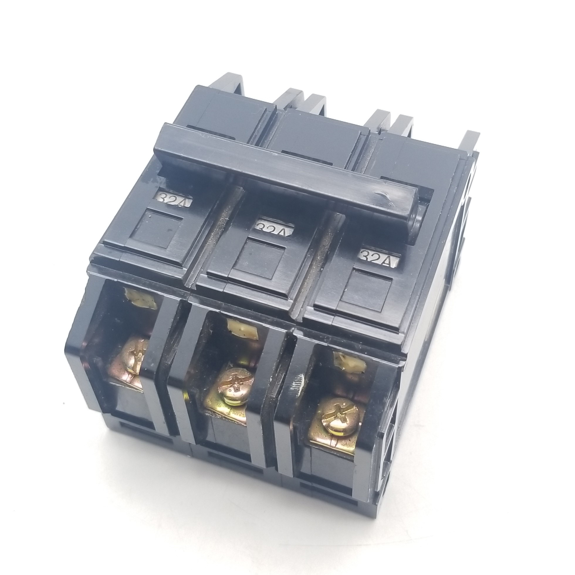 塑壳断路器 dz12-63 ac230/400v 额定短路分断能力3000a 熔断器