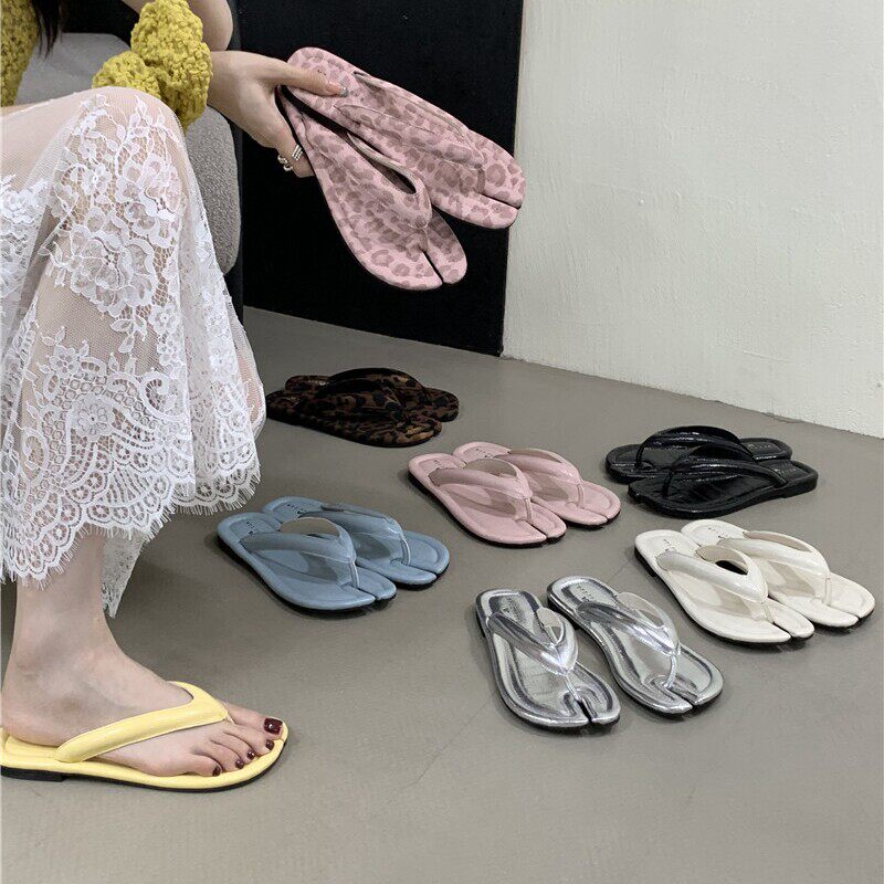 平底分趾鞋银色人字拖鞋女夏外穿2025新款旅游度假沙滩鞋夹角凉拖