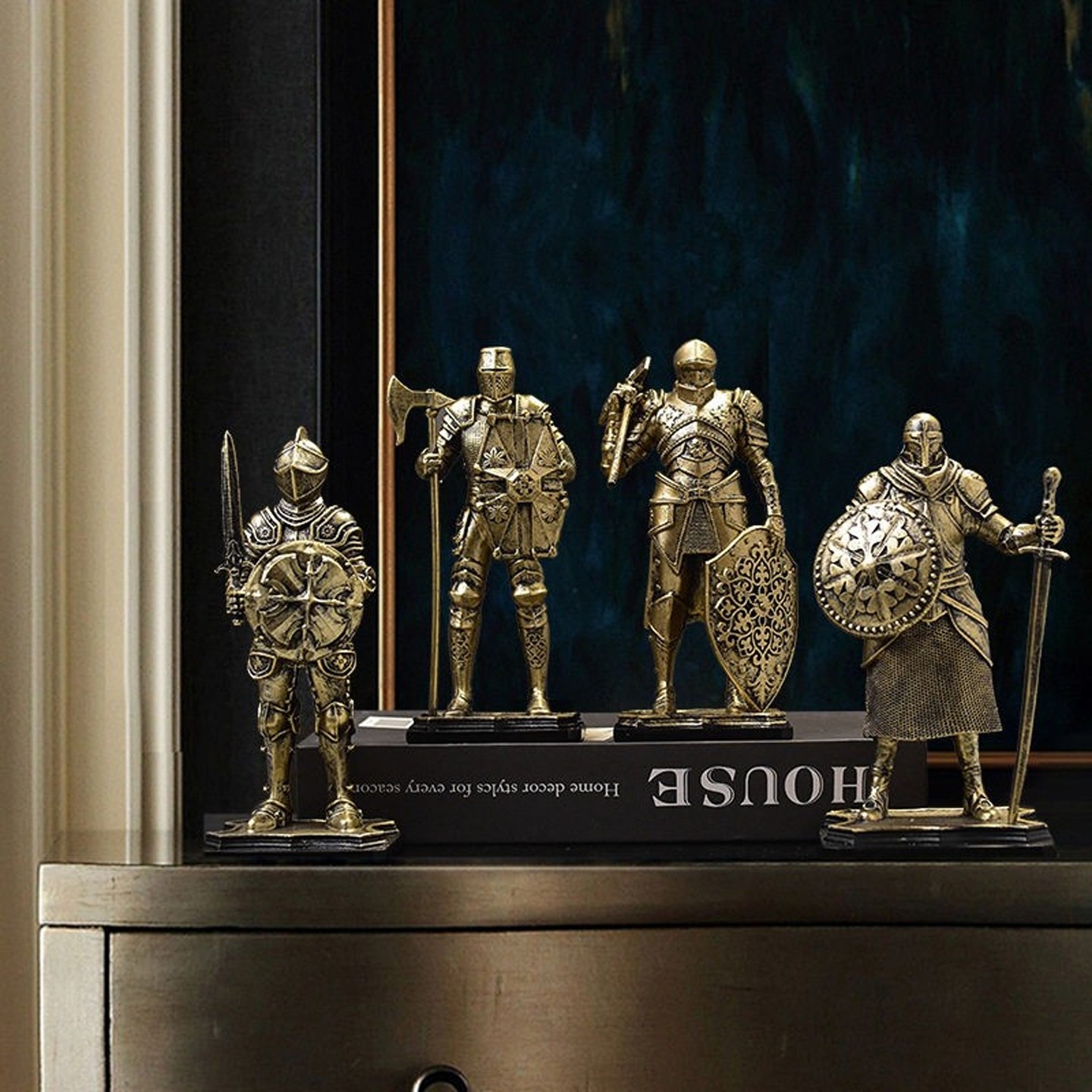 欧式中世纪胜利骑士人物雕塑摆件复古盔甲模型高级感轻奢客厅酒柜