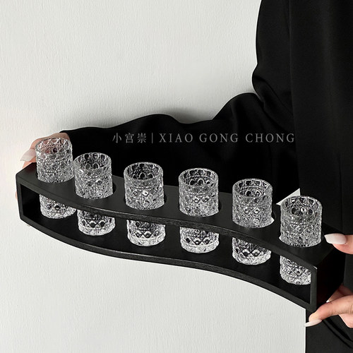 家用轻奢高档浮雕宝石纹白酒杯子