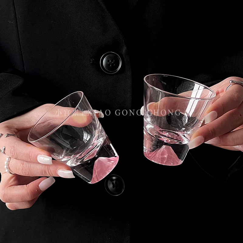 小众设计玻璃粉色富士山小酒杯