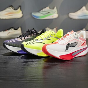 追梦体育 专注正品李宁飞电6 CHALLENGER男子反光䨻丝轻质透气竞速比赛跑鞋ARMW003