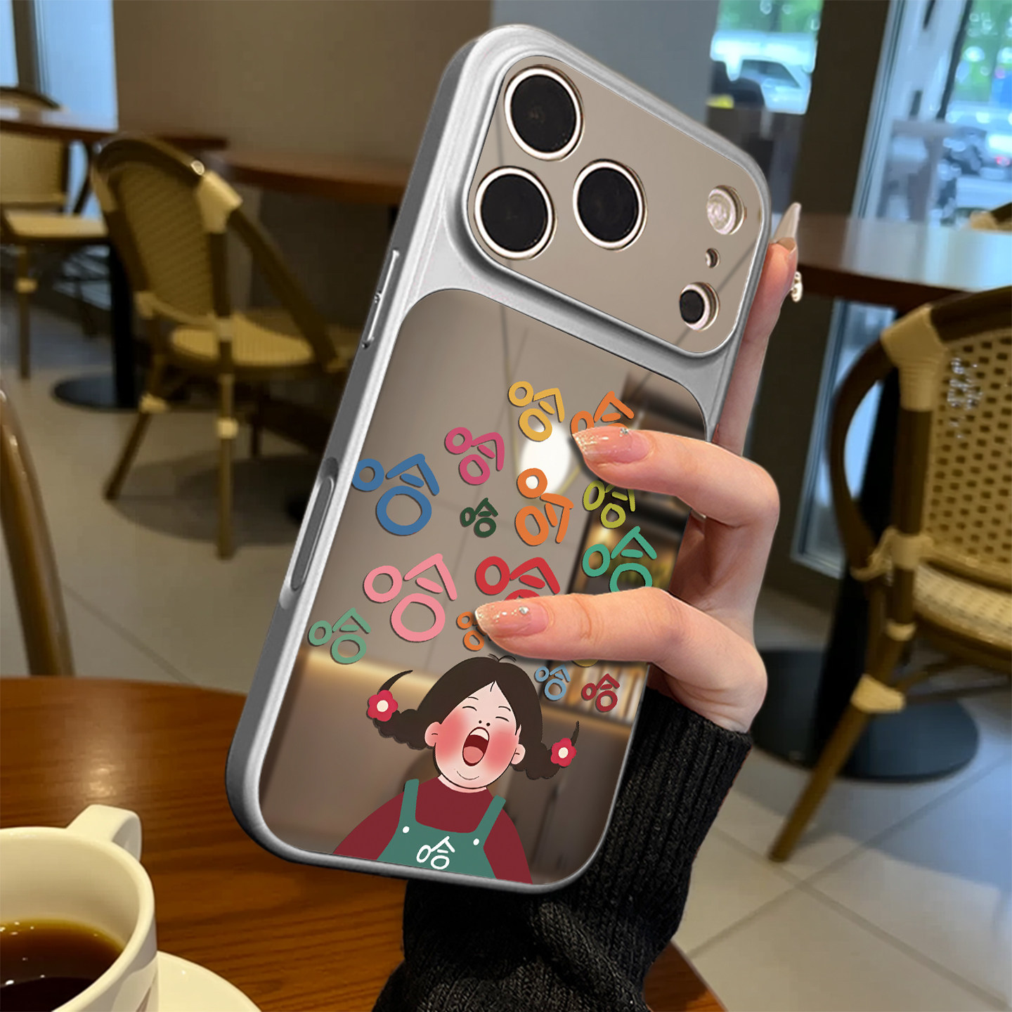 哈哈小女孩适用苹果17pro