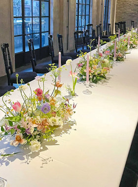 酒店商务会议高档晚宴桌花布置
