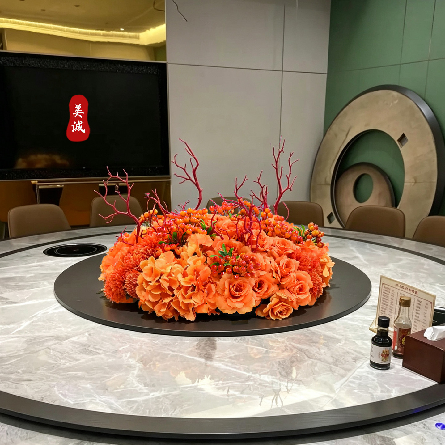 高端中式圆桌转盘中仿真花摆件