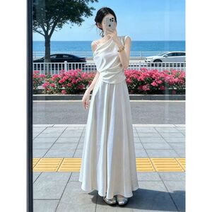 法式白色露肩连衣裙子女夏季2026新款海边度假高级感气质长裙套装