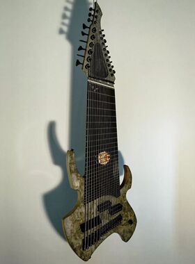 Ormsby Guitars 给Jared Dines定制的18十八弦大怪物搓衣板电吉他