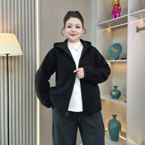 大码秋冬仿羊羔绒保暖连帽外套女