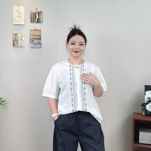 大码薄款白色刺绣短袖衬衫女上衣