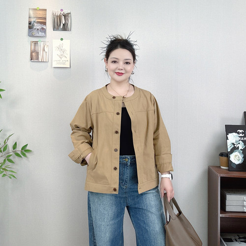 大码女装圆领纽扣长袖短外套夹克