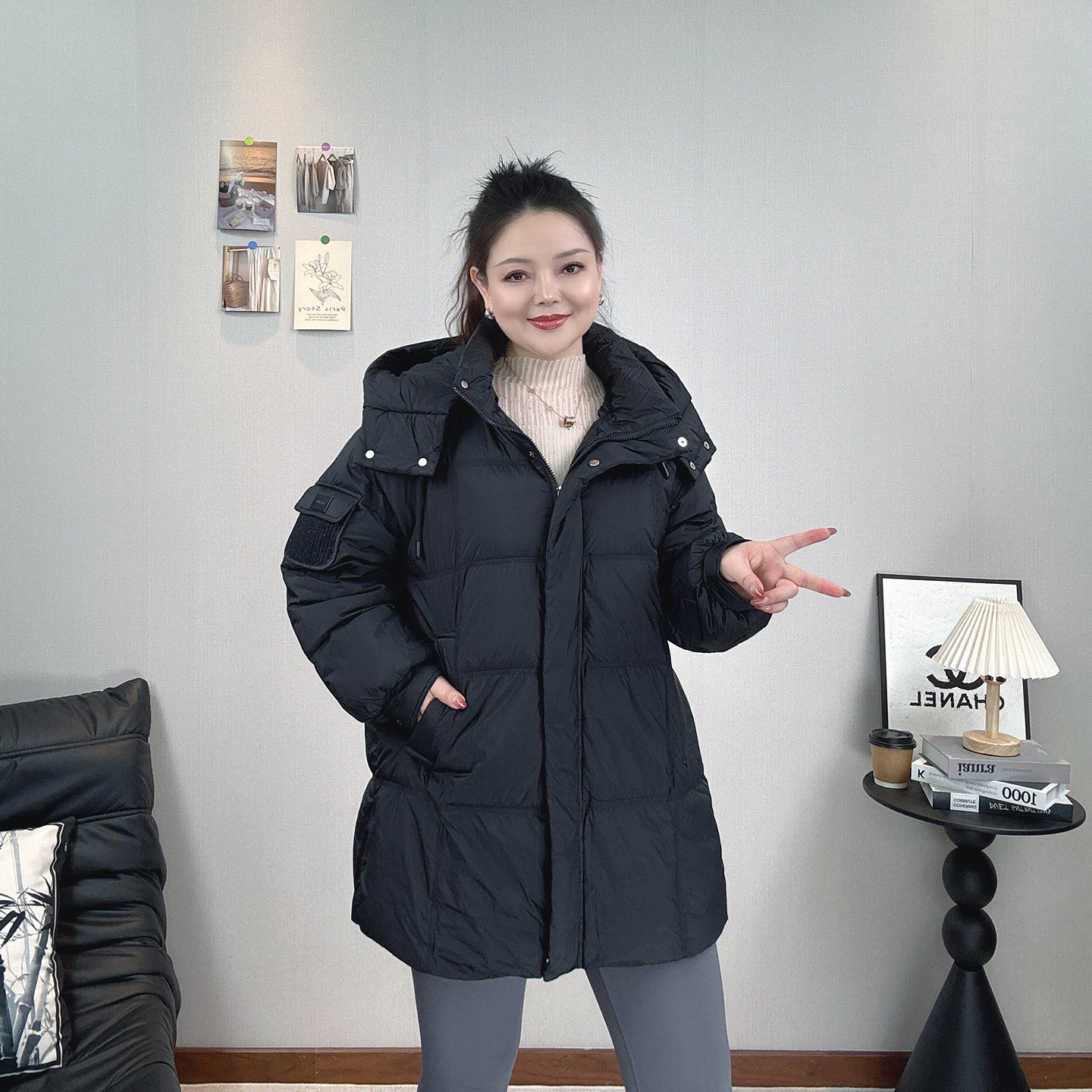 冬装加厚保暖连帽羽绒服女大码中长款宽松休闲白鸭绒面包服外套女