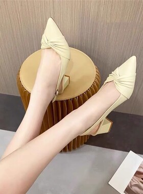 希希家 新款舒适洋气法式粗跟单鞋方跟时尚百搭后空舒适女50038