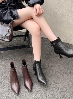34码欧美风尖头细跟短靴女冬季百搭时装靴金属装饰瘦瘦靴M65730A