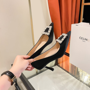 新款 11H9008 时尚 尖头女款 百搭细高跟单鞋 希希家撤柜折扣断码