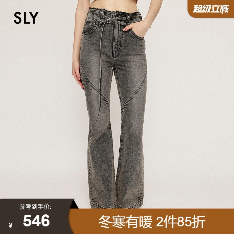 交叉设计更显设计感  更贴合身形 彰显个性