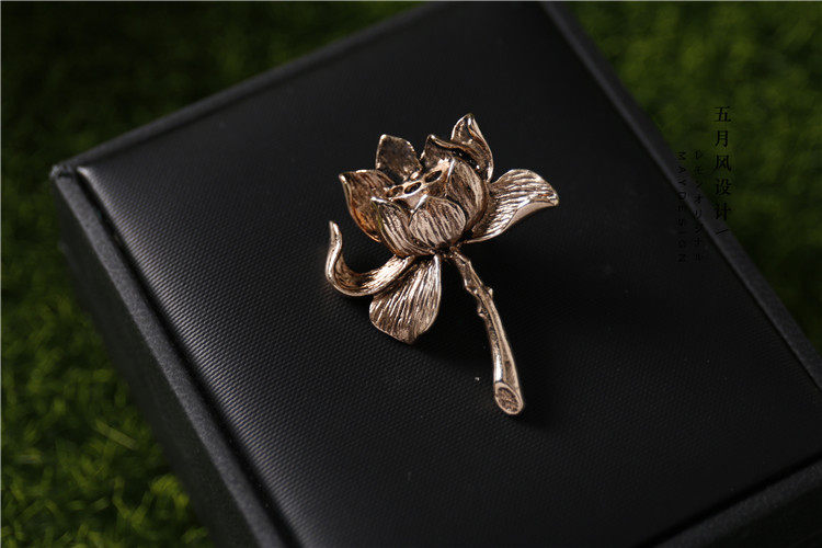 []Simplicity Lotus Brooch man Suit corsage Simplicity coat Pin personality Lotus Broochin the Accessories/Fashion Jewelry, Brooch  category - from Buy2taobao.com to provide professional Taobao agent buy service
