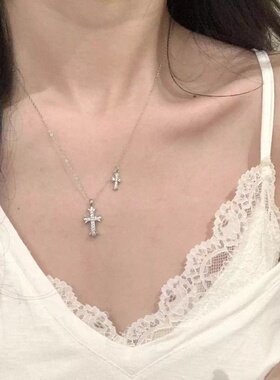 精致镶钻十字架吊坠项链女轻奢小众高级感锁骨链百搭时尚颈链配饰