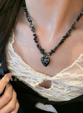 黑灰碎石爱心十字架项链y2k甜酷辣妹锁骨链美式复古小众黑色配饰