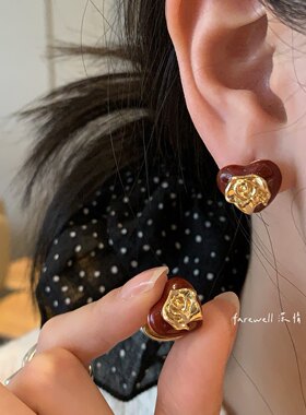 新年推荐～复古红色爱心耳扣女港风小众耳环显白耳饰甜酷少女耳钉