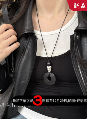 黑色木质圆环吊坠长款毛衣链女