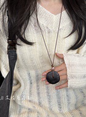 法式黑色陶瓷圆形镂空长链项链