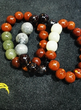 捡石人原创，新疆和田玉珠子搭配菩提手串，手机实拍视频选货