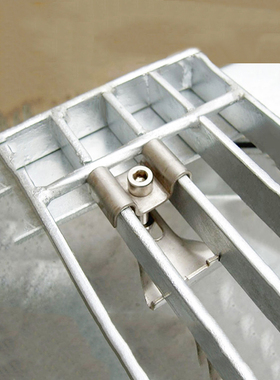 热镀锌钢格板格栅固定安装夹卡扣ABC304050等型B型C型不锈钢楼梯A