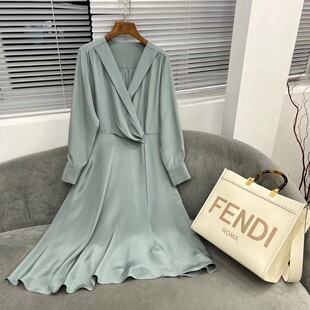 V领腰部捏褶重磅桑蚕丝气质连衣裙5831 时尚 花滿林