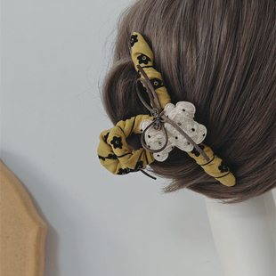 「吾庄」15cm超大号大发量抓夹 可爱减龄的姜黄色小熊鲨鱼夹