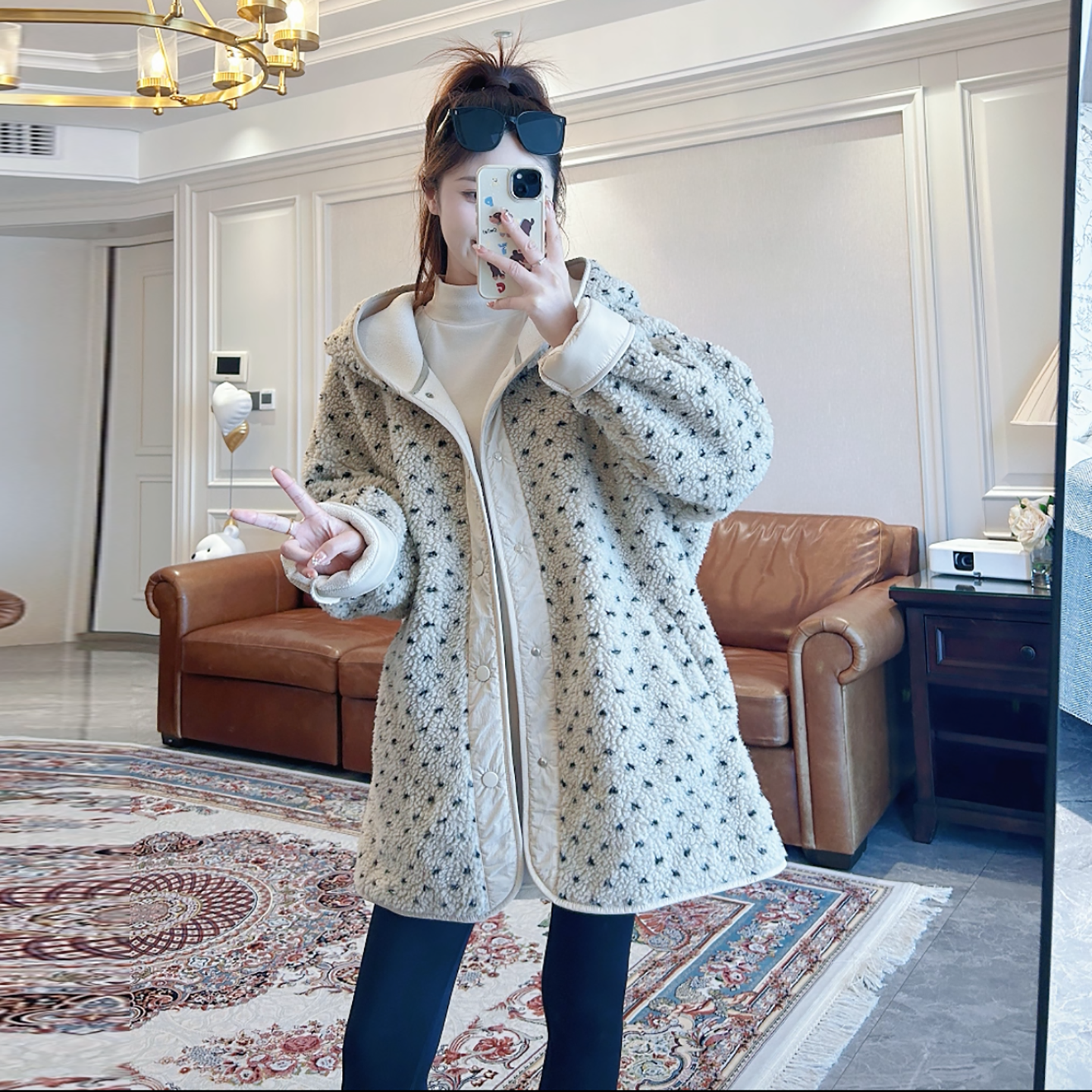 诺初~孕妇秋冬装连帽不规则点点羔毛外套摇粒绒加厚保暖宽松上衣