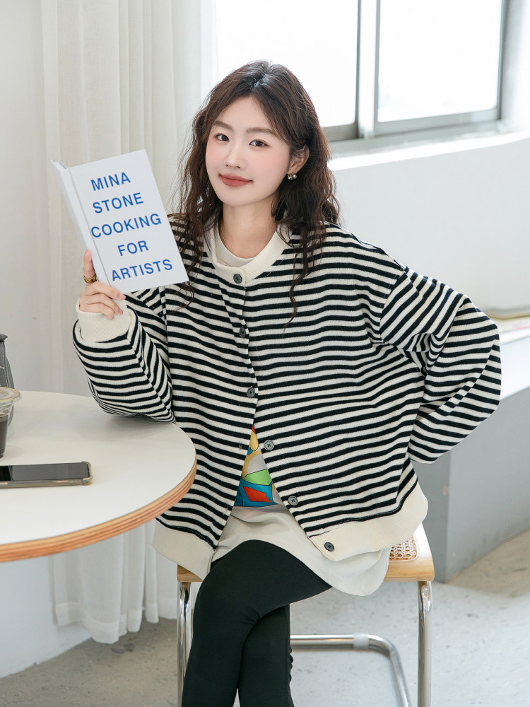 출산 착용 스웨터 스트라이프 짧은 재킷 봄 가을 2024 새로운 한국 스타일 캐주얼 루즈 라운드 넥 긴팔 스웨터