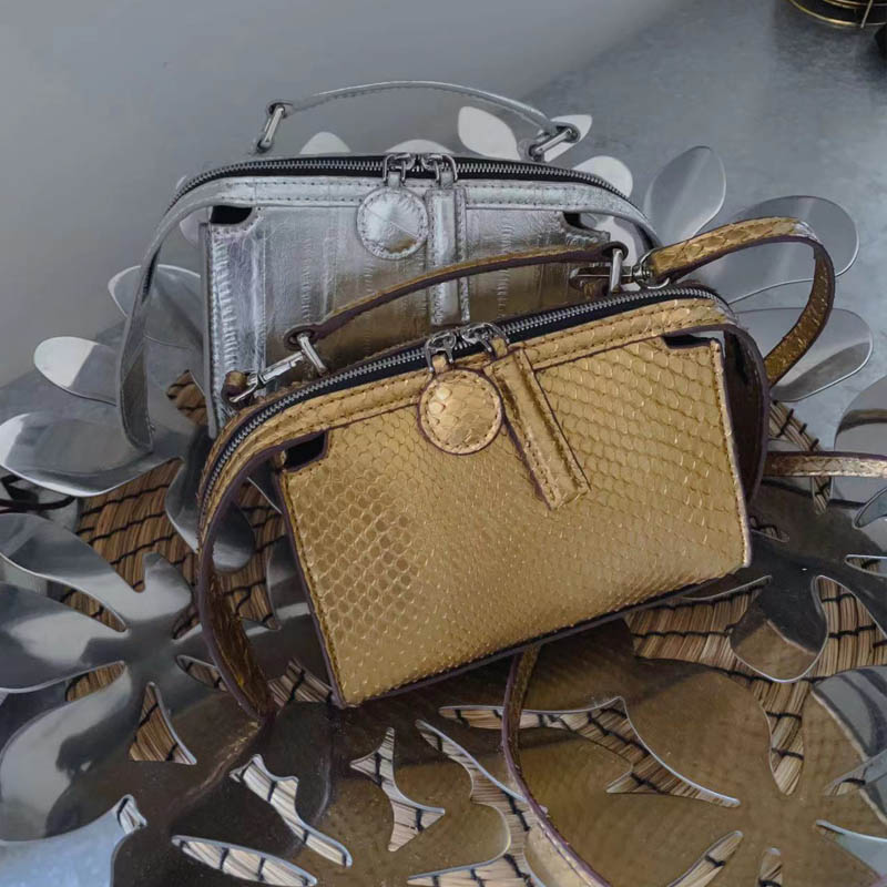 dresscode台湾轻奢小众设计师品牌小红书DAWANG牛皮牛仔包斜挎包