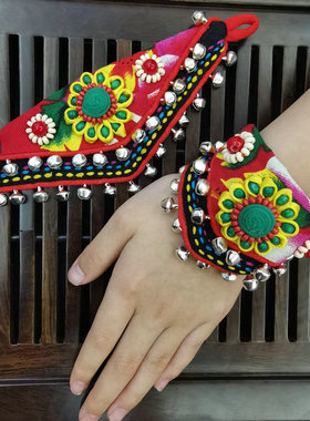 特色民族风学生舞蹈手链花朵铃铛复古文艺布艺手环儿童表演手饰