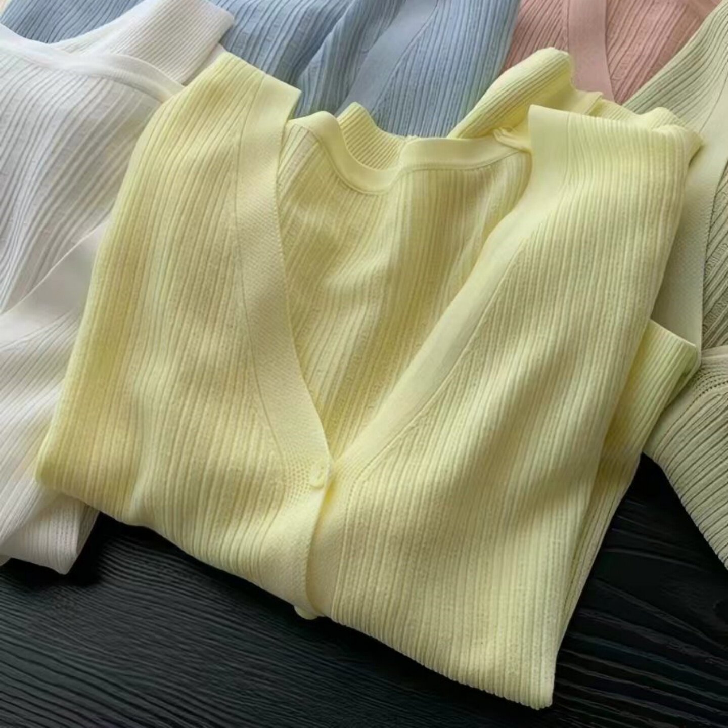 冰丝针织衫女开衫夏季2026新款薄款配裙子外搭上衣高级感空调外套