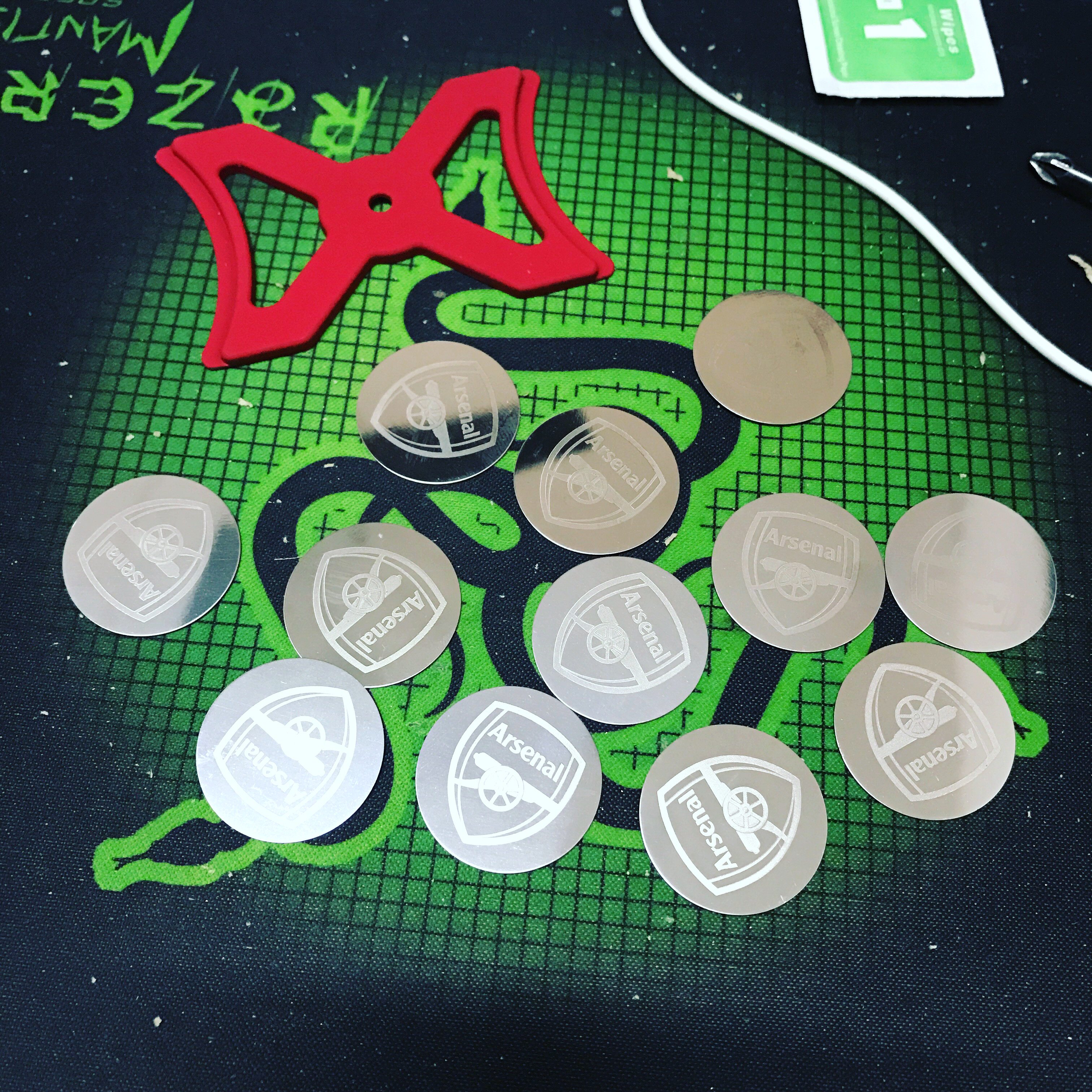 车载手机支架磁性引小贴片汽车