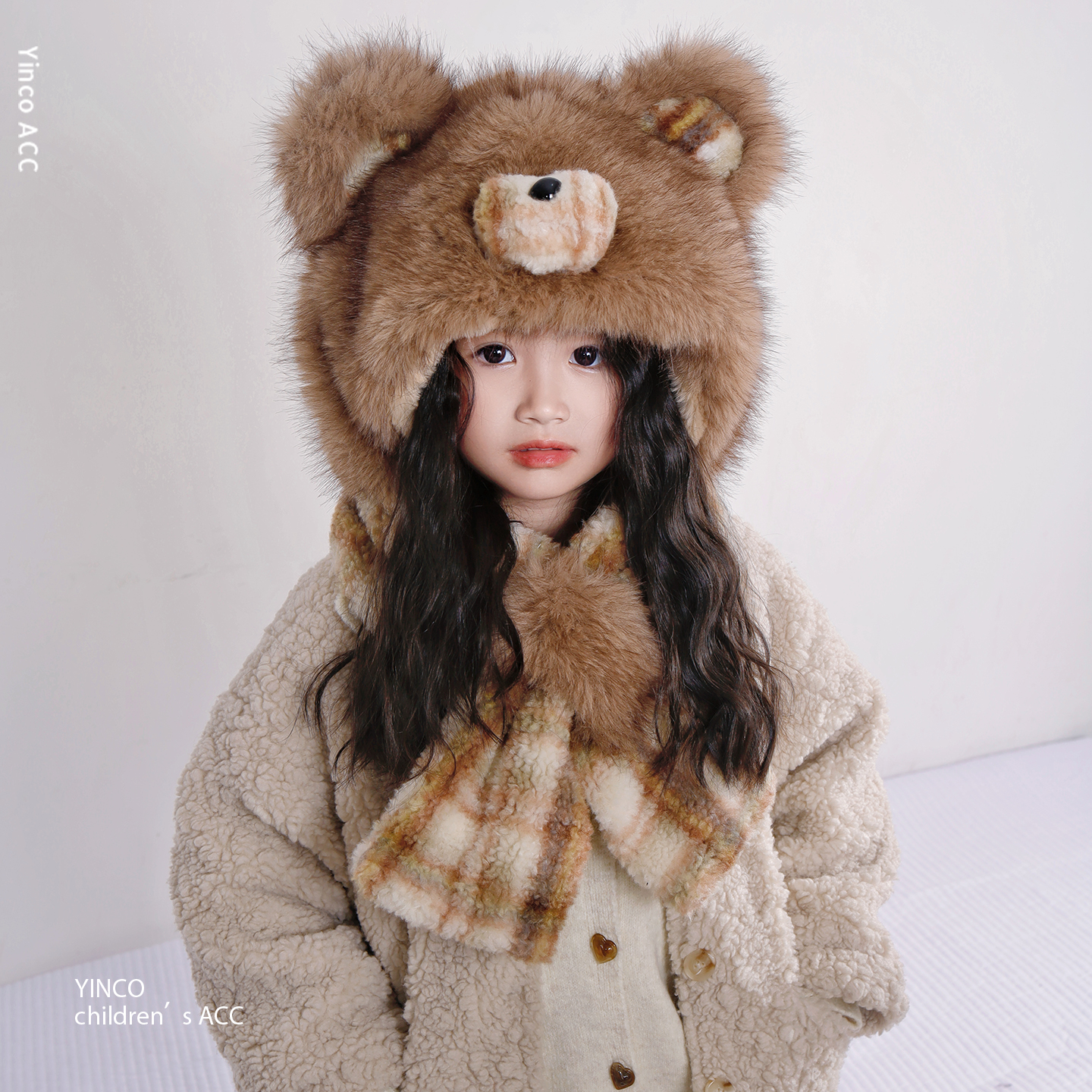 儿童小熊毛绒护耳围巾一体帽