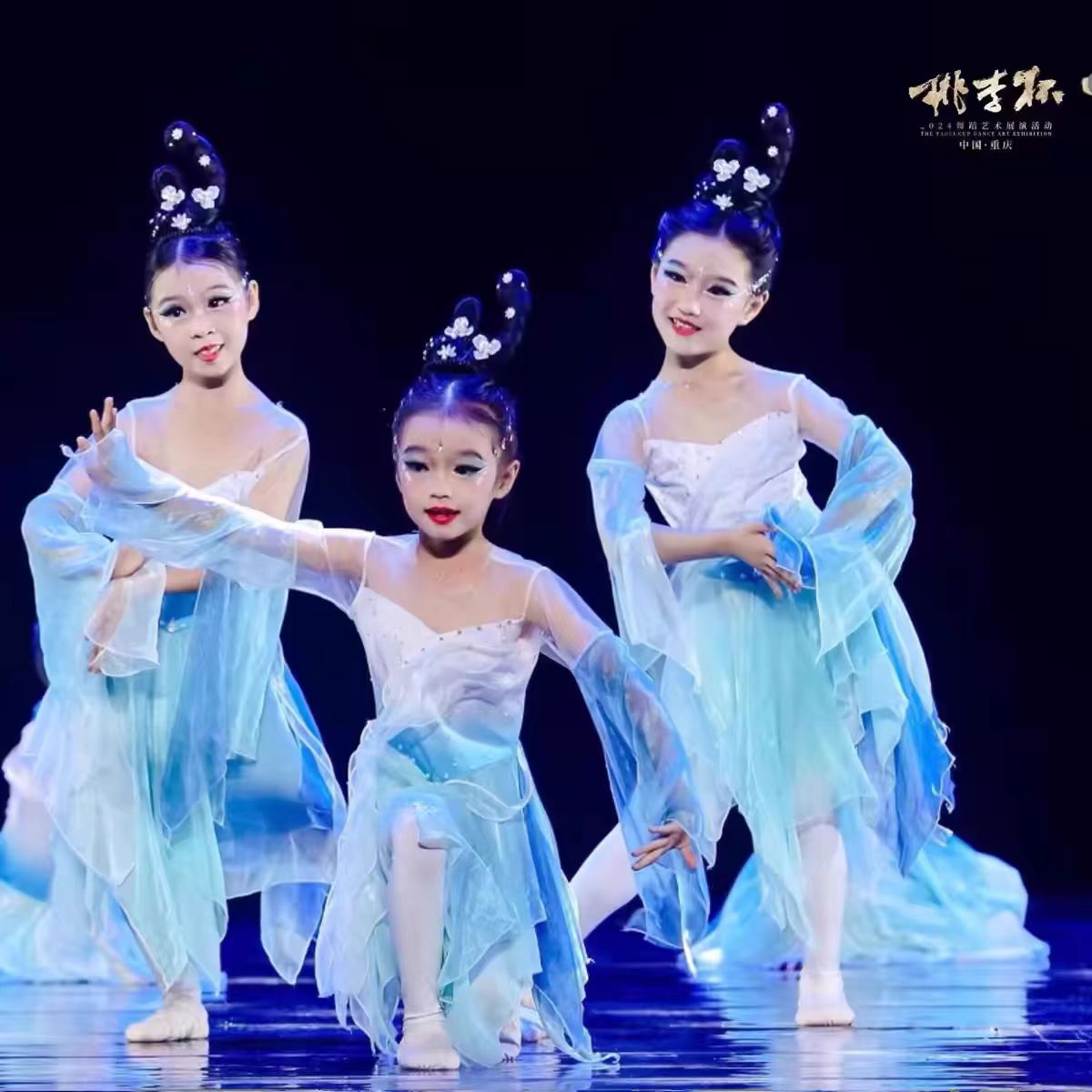 我家门前有小河舞蹈演出服