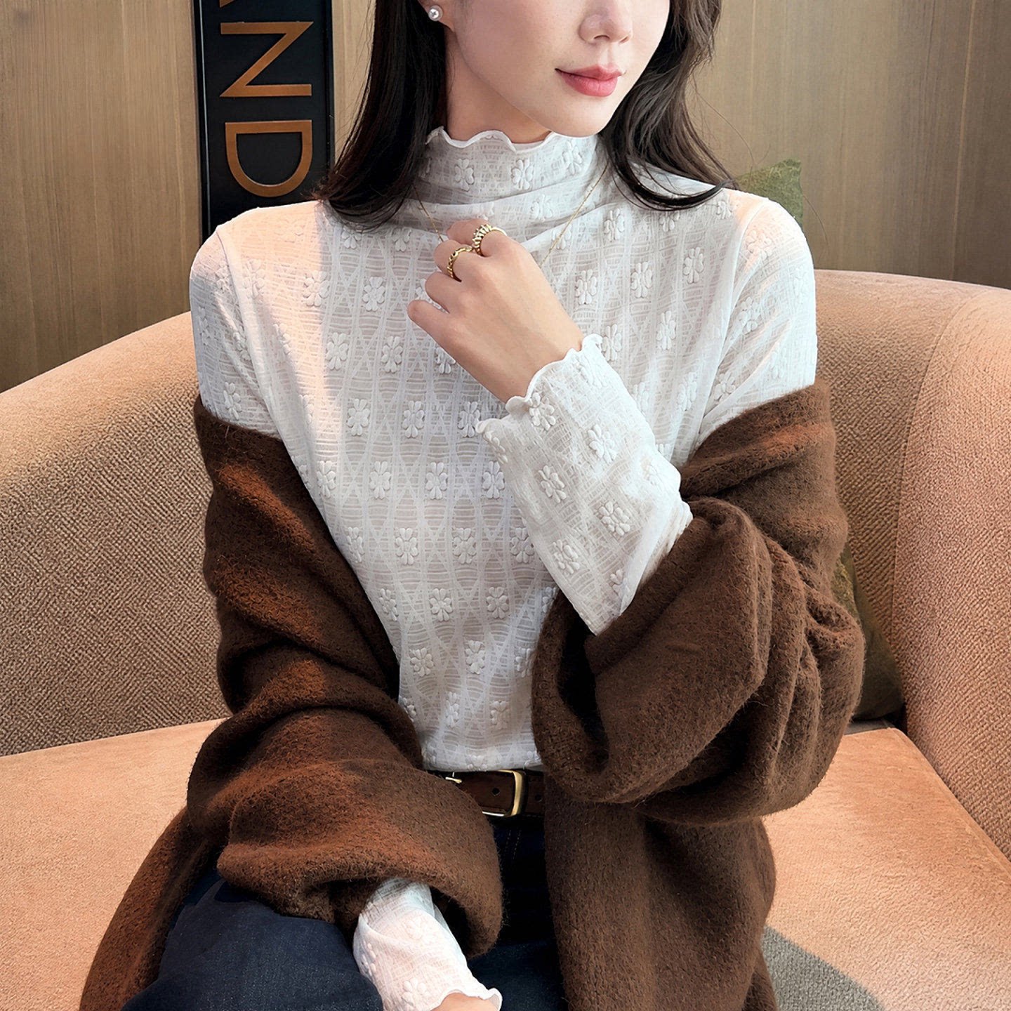 精致蕾丝打底衫半高领早秋木耳边内搭上衣修身显瘦女士薄款蕾丝衫