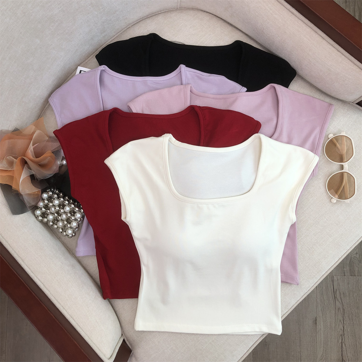 2024新款方领短袖t恤女夏季辣妹修身打底别致绝美短款带胸垫上衣