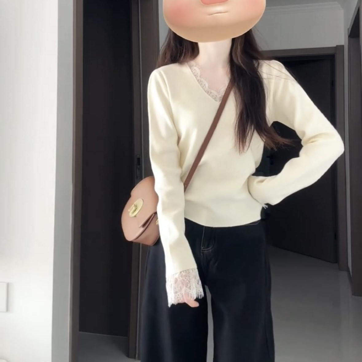 法式v领气质蕾丝拼接纯欲针织衫女春季新款长袖高级打底内搭毛衣