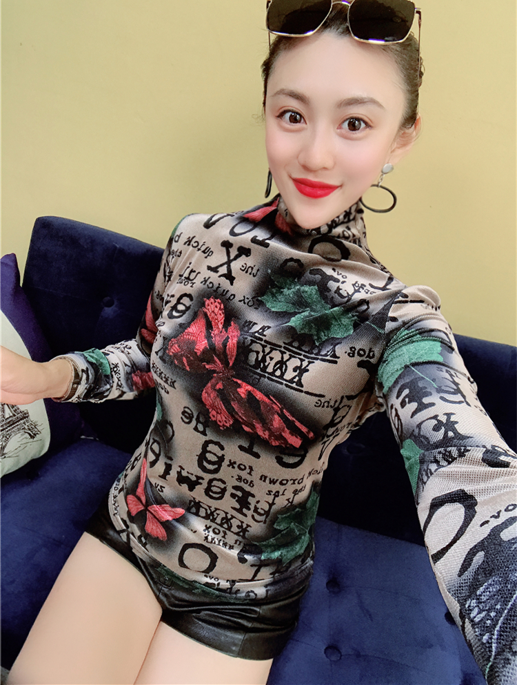 限时抢购欧洲站2019秋冬新款高领长袖T恤小衫女修身洋气印花显瘦打底衫潮