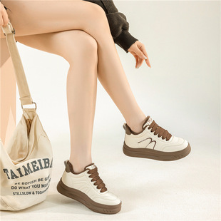 41-42-43码厚底面包鞋冬季加绒女鞋2025新款板鞋休闲大码运动鞋女