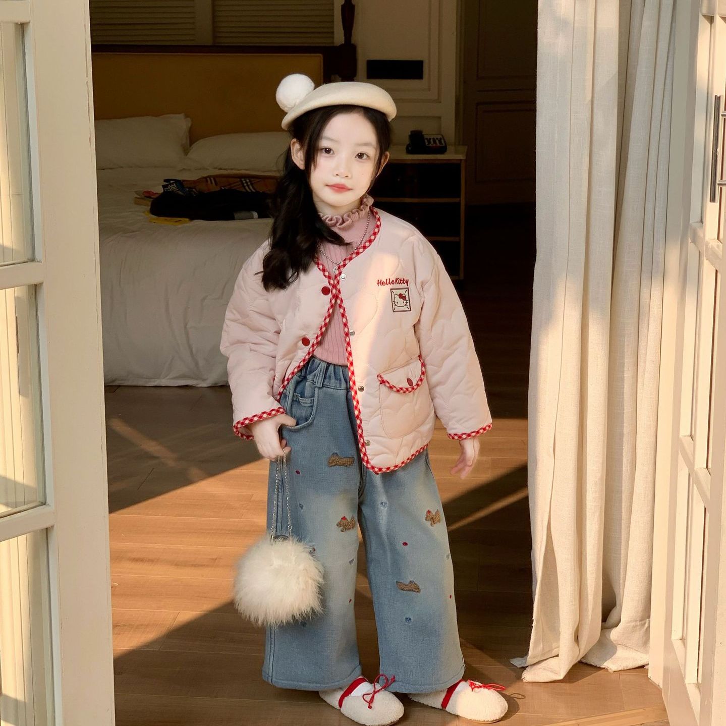 女童休闲套装2025冬季韩版卡通棉衣棉服外套高领毛衣加绒牛仔裤潮