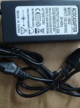 Ausu适用华硕19V6.32A笔记本电脑电源适配器UX501J A550J充电120W