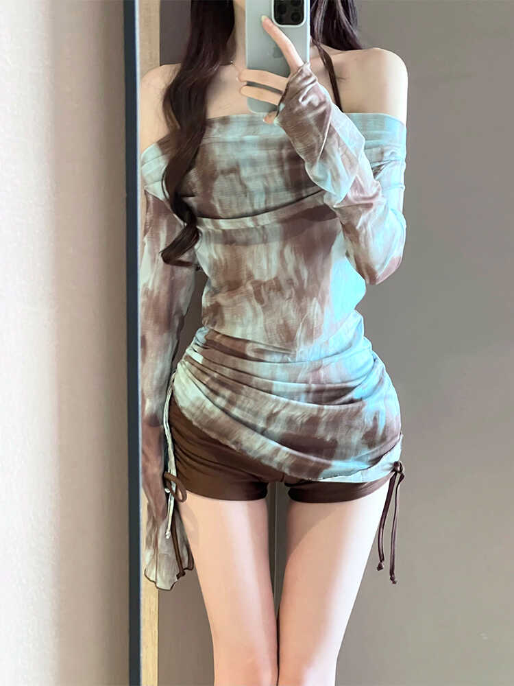 泳衣女2024新款分体比基尼三件套性感小胸聚拢遮肚显瘦泡温泉度假