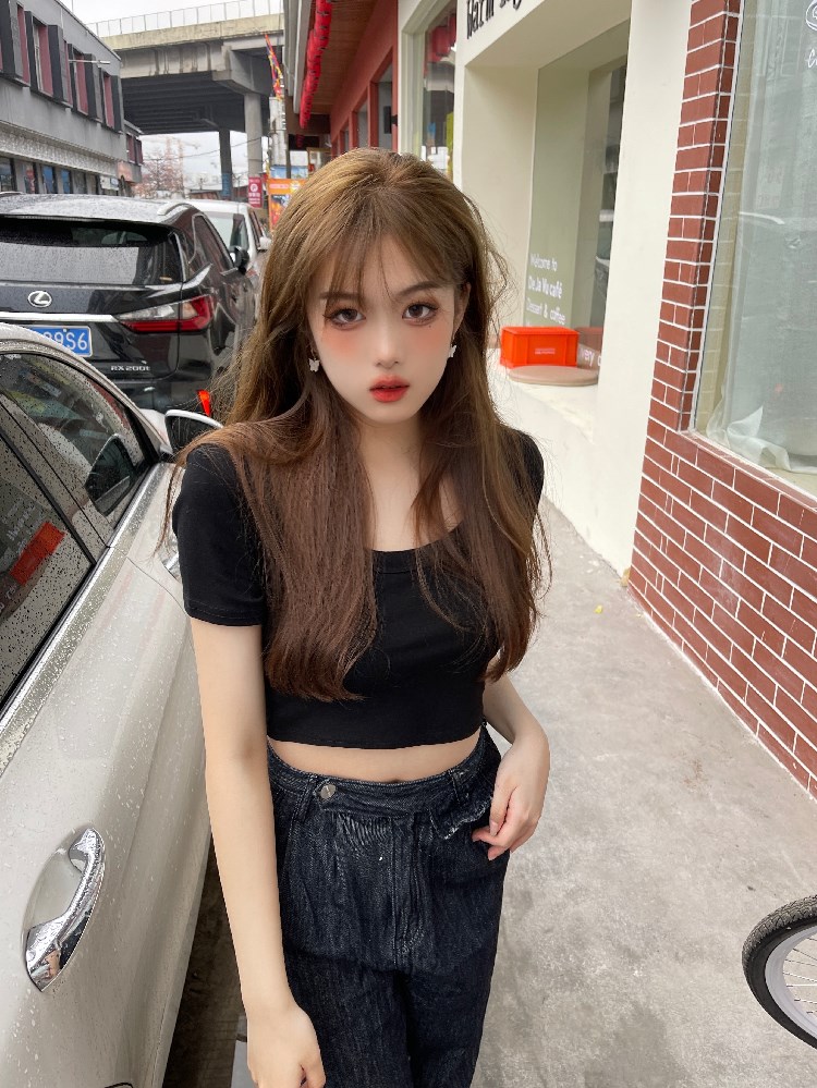 New slim round neck high waist short open navel T-shirt in spring