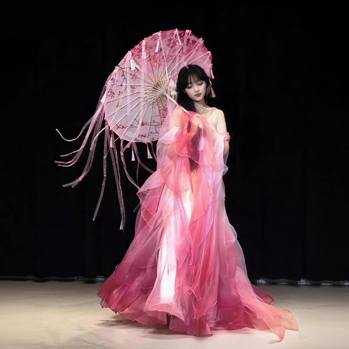 红马同款舞蹈伞流苏飘带伞跳舞道具伞古代古装雨伞汉服花伞古风伞