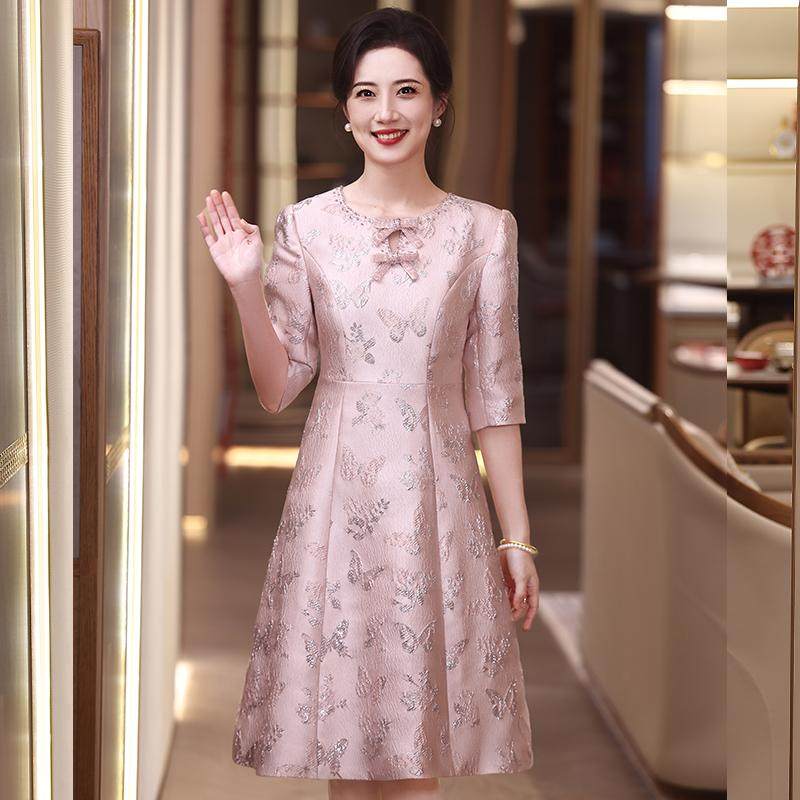 喜婆婆婚宴装2025新款春高端洋气粉色连衣裙儿子结婚妈妈礼服晚装