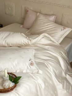 100支长绒棉贡缎提花刺绣花朵宽边拼接双人床上用品四件套